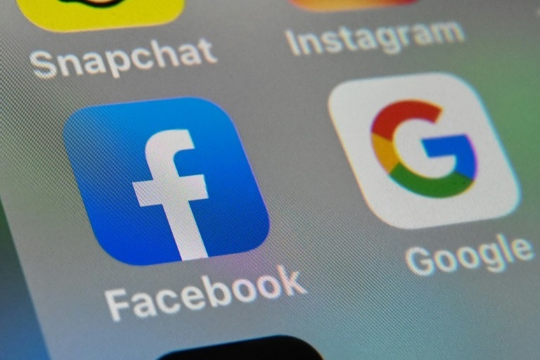 Mỹ phản đối việc Facebook, Google bị Australia bắt mua tin tức