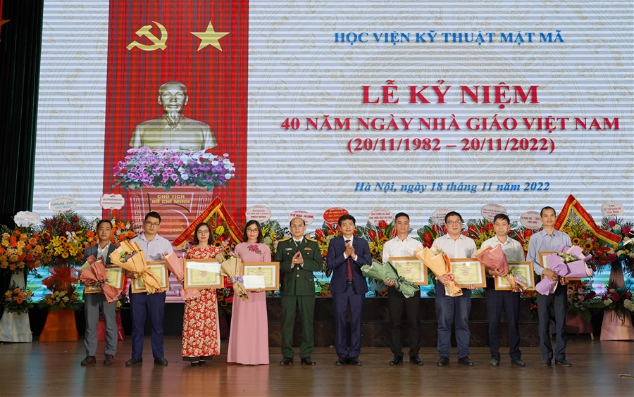 Học viện Kỹ thuật mật mã tổ chức Lễ kỷ niệm 40 năm ngày Nhà giáo Việt Nam