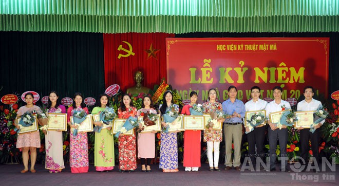 Học viện Kỹ thuật mật mã tổ chức Lễ kỷ niệm ngày nhà giáo Việt Nam