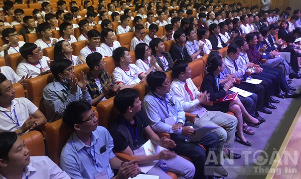 TRỰC TIẾP: Sơ khảo Cuộc thi Sinh viên với An toàn thông tin ASEAN 2019
