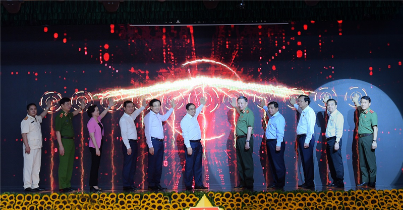 Thủ tướng Phạm Minh Chính dự Hội nghị tổng kết 2 dự án trọng điểm và Lễ công bố vận hành hệ thống