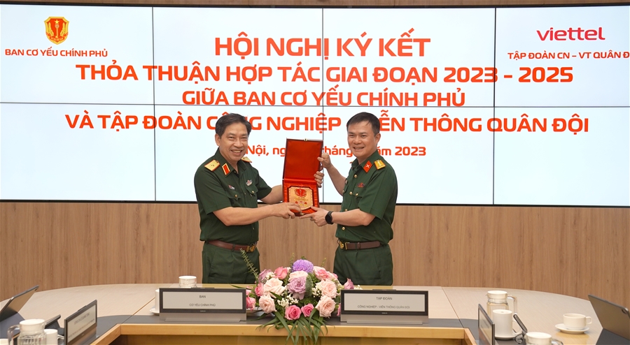Ký kết thỏa thuận hợp tác giữa Ban Cơ yếu Chính phủ và Tập đoàn Công nghiệp - Viễn thông Quân đội 