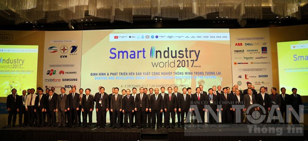Hội thảo - Triển lãm quốc tế về Phát triển công nghiệp thông minh