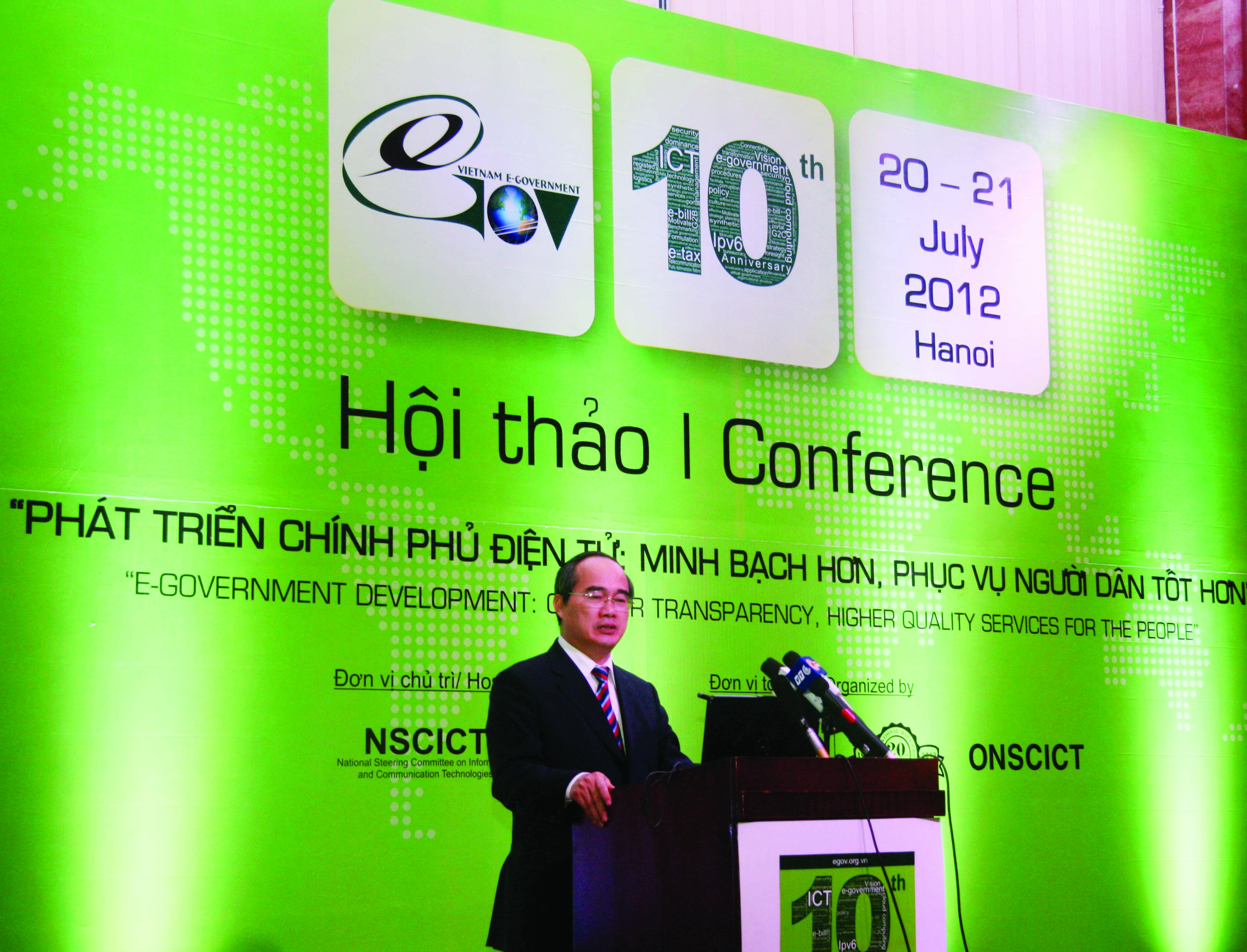 Phó Thủ tướng Nguyễn Thiện Nhân, Trưởng Ban chỉ đạo Quốc gia về CNTT phát biểu chỉ đạo tại Hội thảo Quốc gia về Chính phủ điện tử 2012 (Hà Nội, 6/2012)