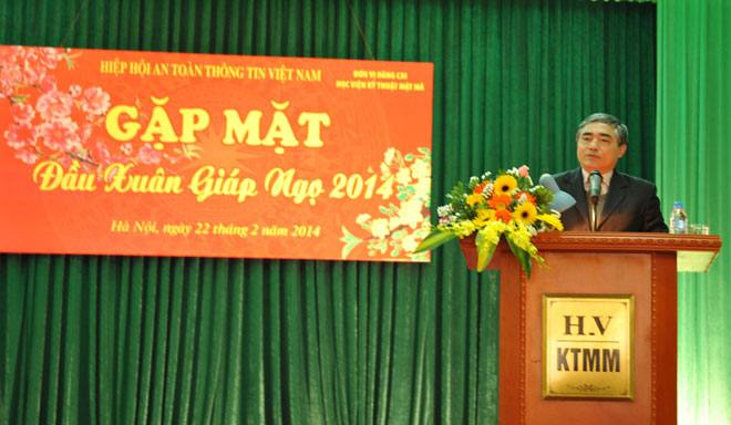 Thứ trưởng Bộ TT&TT Nguyễn Minh Hồng phát biểu tại buổi Gặp mặt đầu xuân của VNISA.