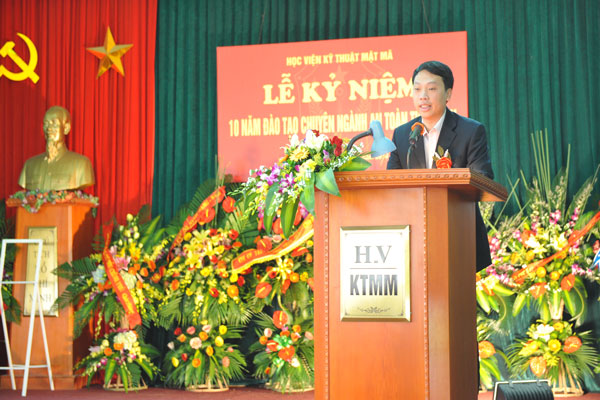 Ông Nguyễn Huy Dũng, Phó Cục trưởng Cục An toàn thông tin (Bộ TT&TT)phát biểu tại buổi Lễ