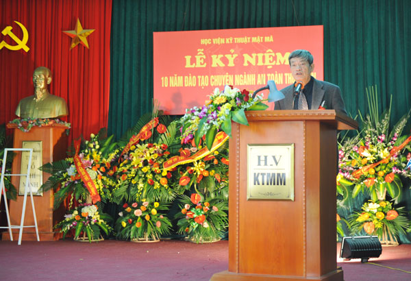 Ông Nguyễn Trường Sơn, UVBCH Hiệp hội An toàn thông Việt Nam phát biểu tại buổi Lễ