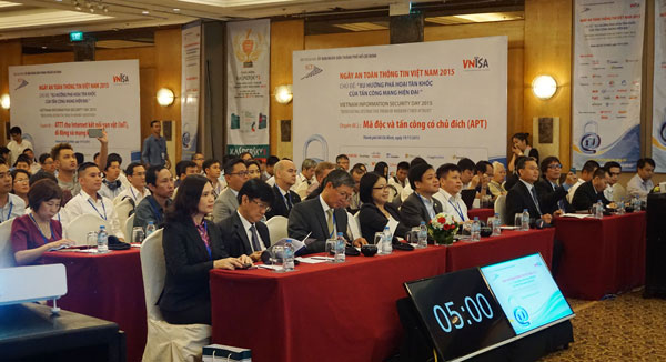 Các đại biểu tham dự Hội thảo Ngày An toàn thông tin năm 2015