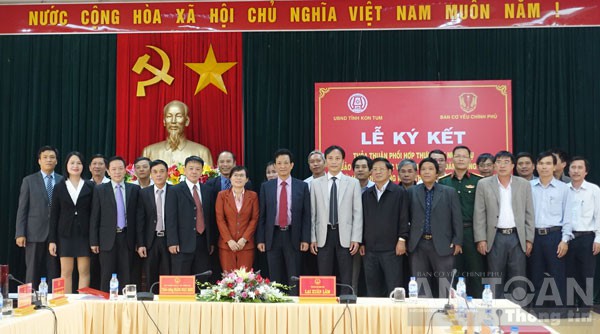Ban Cơ yếu Chính phủ và UBND tỉnh Kon Tum ký kết thỏa thuận phối hợp bảo mật, an toàn thông tin giai đoạn 2016 - 2020