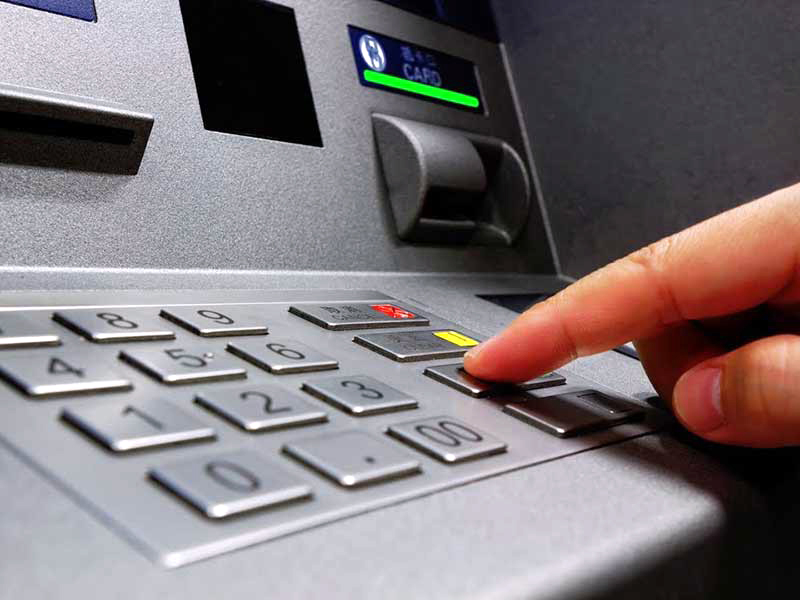 Cảnh báo về các thủ đoạn trộm tiền từ ATM