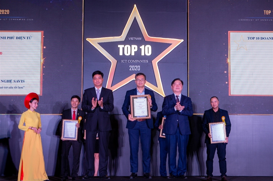 Savis được vinh danh top 10 doanh nghiệp công nghệ thông tin hàng đầu Việt Nam