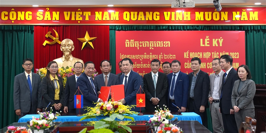 Đoàn đại biểu cấp cao Bộ Nội vụ Vương quốc Campuchia thăm và làm việc tại Ban Cơ yếu Chính phủ