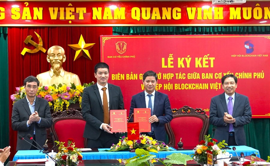 Ký kết biên bản ghi nhớ hợp tác giữa Ban Cơ yếu Chính phủ và Hiệp hội Blockchain Việt Nam