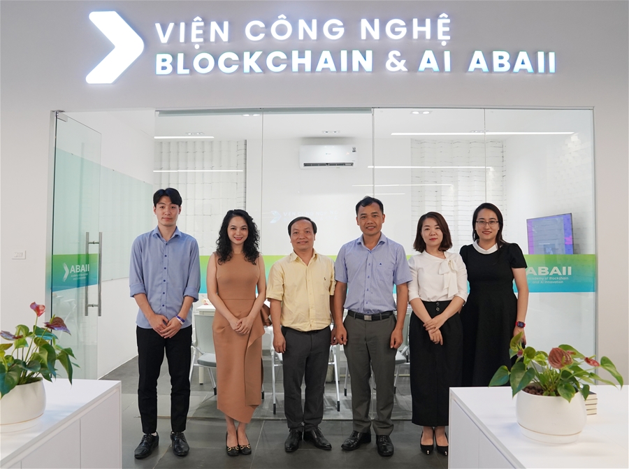 Chung tay phổ cập Blockchain và trí tuệ nhân tạo cho người Việt